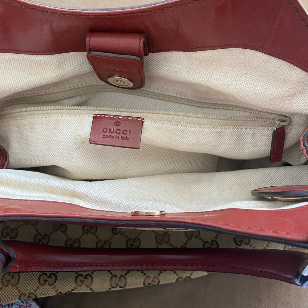 Authentic Gucci sukey tote. - Picture 3 of 3